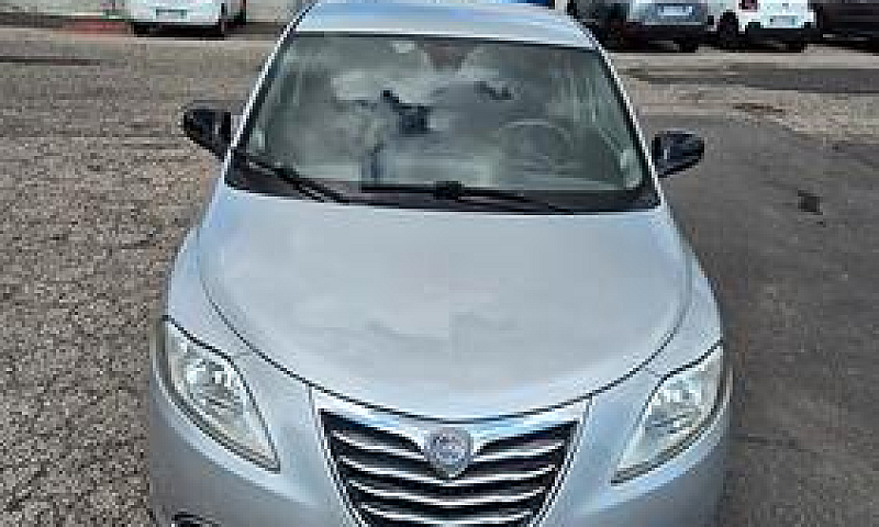 Lancia Ypsilon 1.2 6...