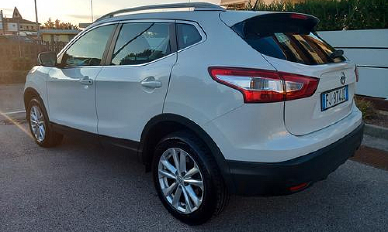 Nissan Qashqai 1.5 D...
