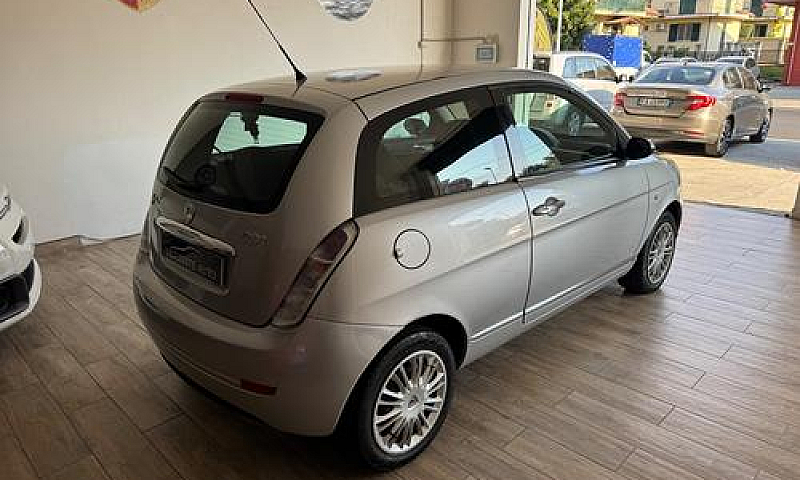 Lancia Ypsilon 1.3 M...