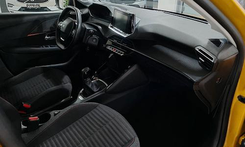 Peugeot 208 1.2 75Cv...