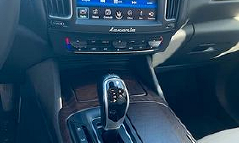 Maserati Levante - 2...