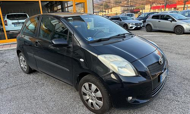 Toyota Yaris 1.000 B...