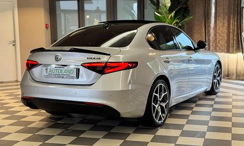 Alfa Romeo Giulia 2....