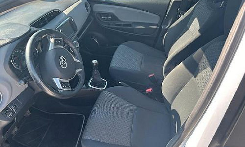 Toyota Yaris 1.3 Bz ...