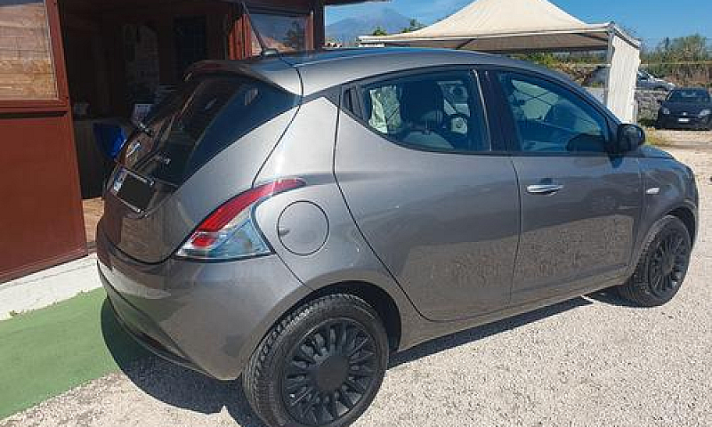 Lancia Ypsilon 1.0 F...