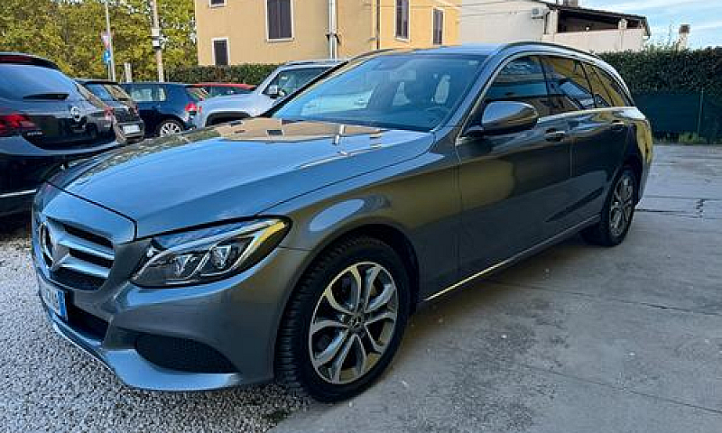 Mercedes-Benz C 220D...