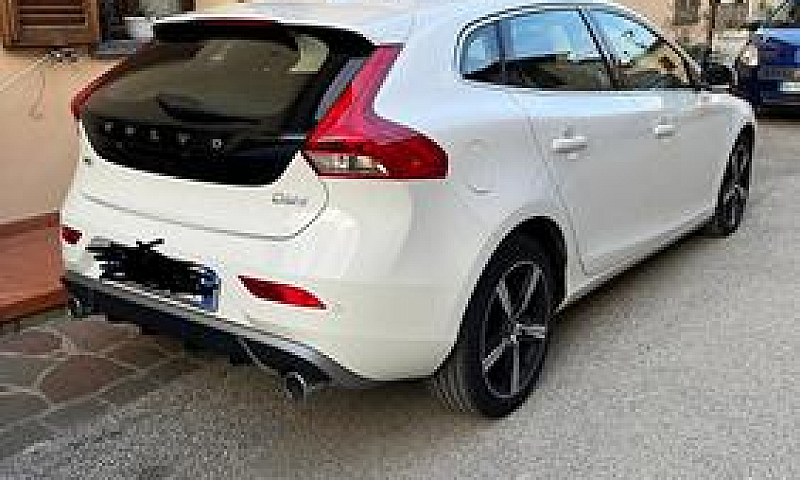 Volvo V40 R...