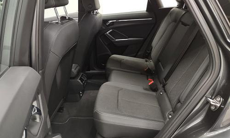 Audi Q3 35Tdi S-Line...