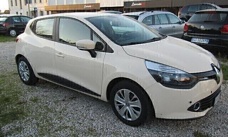 Renault Clio 1.2 75C...