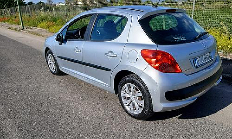 Peugeot207 1.4Hdi 70...