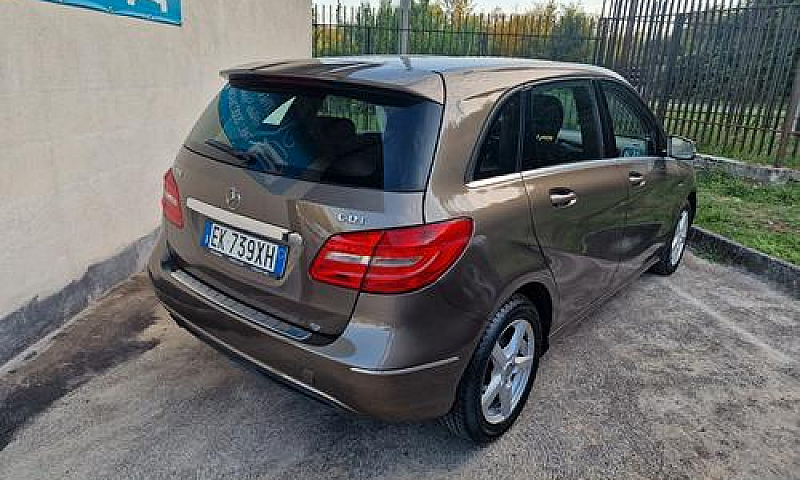 Mercedes-Benz B 180 ...