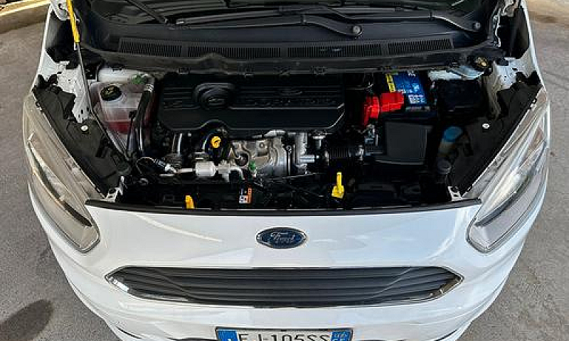 Ford Tourneo Courier...