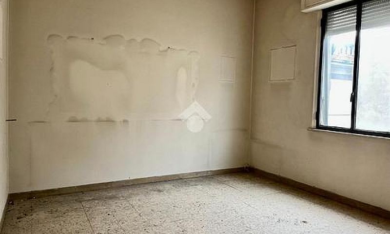 3 Locali A Pesaro...