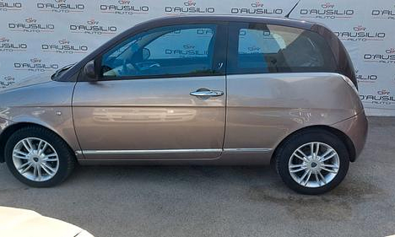 Lancia Ypsilon 1.3 M...