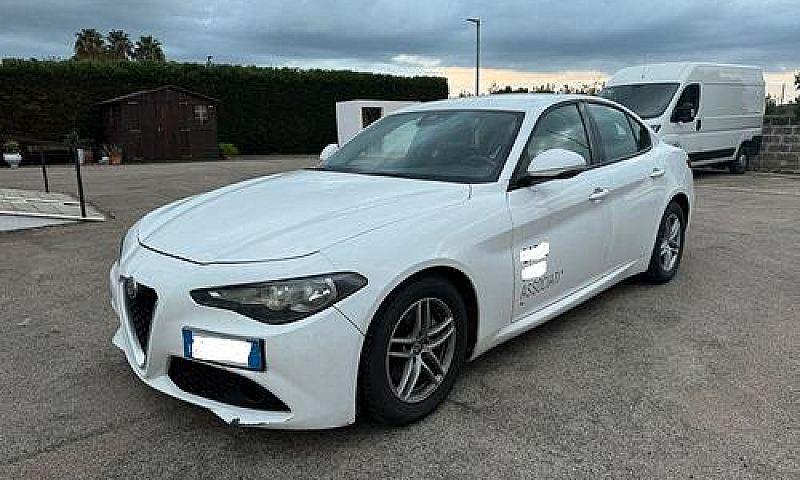 Alfa Romeo Giulia Da...