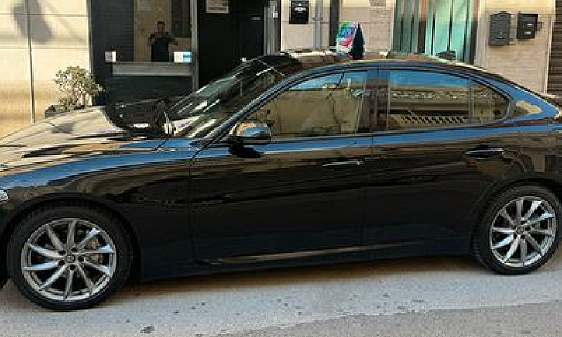 Alfa Romeo Giulia 2....