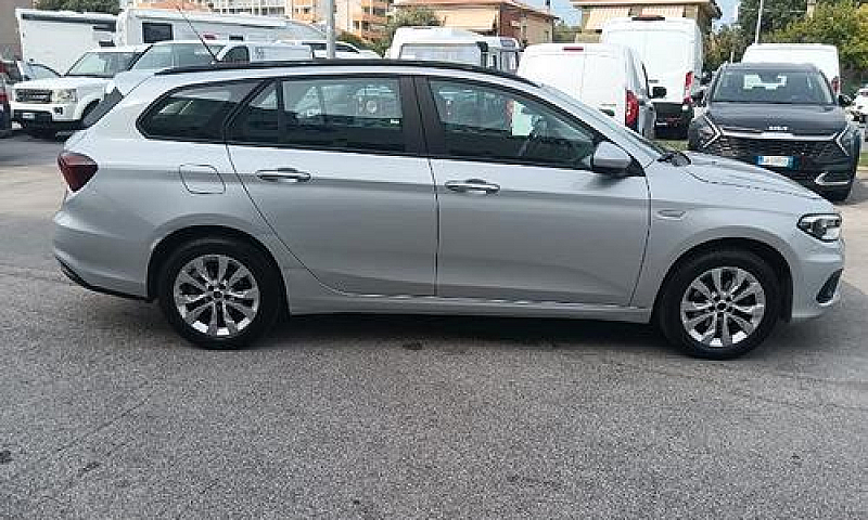 Fiat Tipo (2015-->) ...
