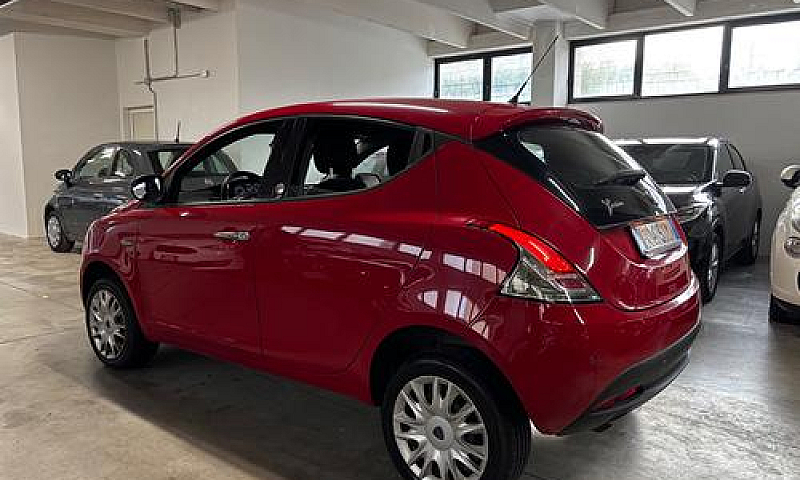 Lancia Ypsilon 0.9 T...