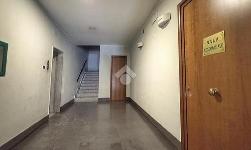 4 Locali A Bari...
