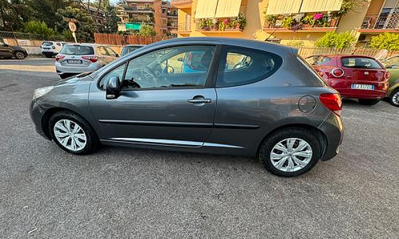 Peugeot 207 1.4 Benz...