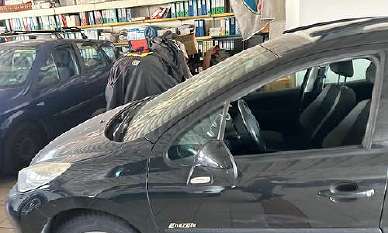 Peugeot 207 1.4 8V 7...