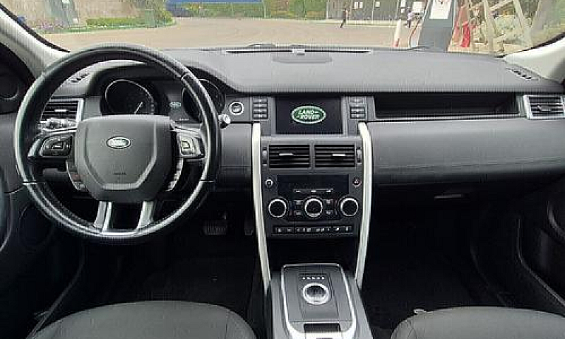 Land Rover Discovery...