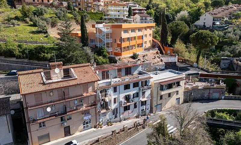 Poli: Appartamento C...