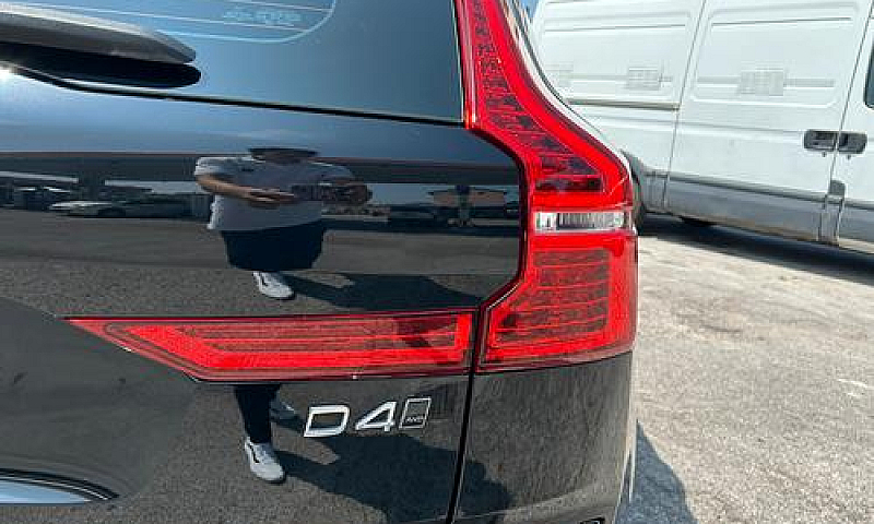 Volvo Xc60 Awd...