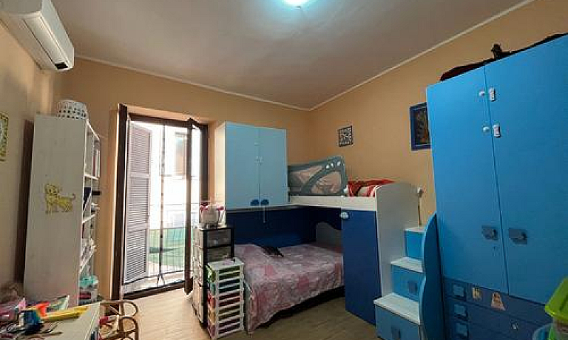 Ampio Appartamento F...