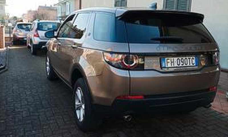 Land Rover Discovery...