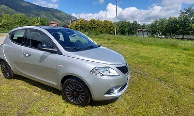 Lancia Ypsilon 1.2 B...