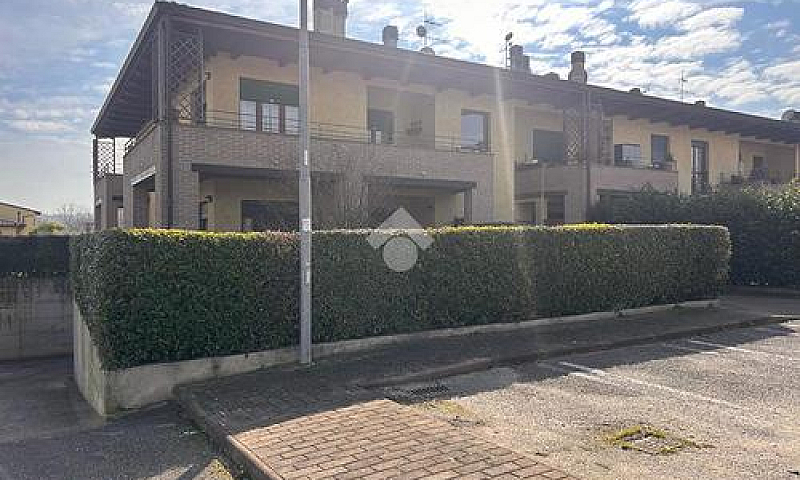 4 Locali A Deruta...