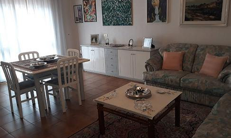Grande E Comoda Casa...