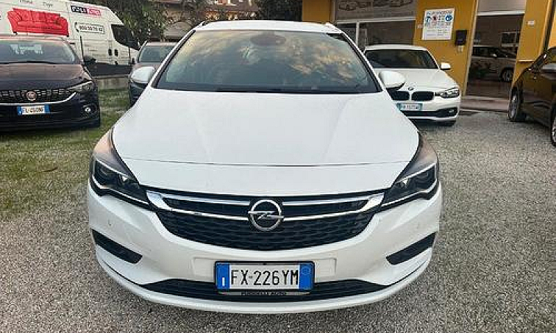 Opel Astra 1.4 Turbo...