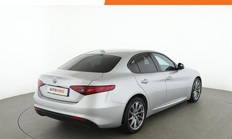 Alfa Romeo Giulia Dm...