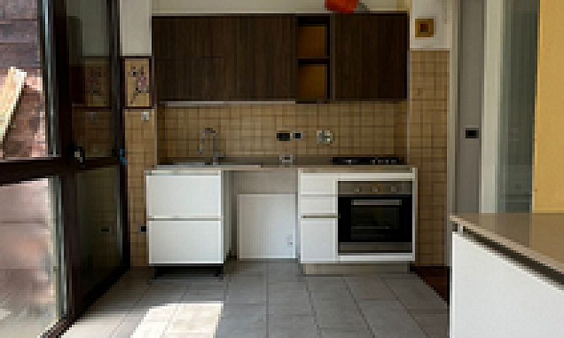 Si Vende Quadrilocal...