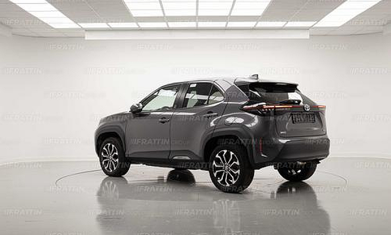 Toyota Yaris Cross 1...