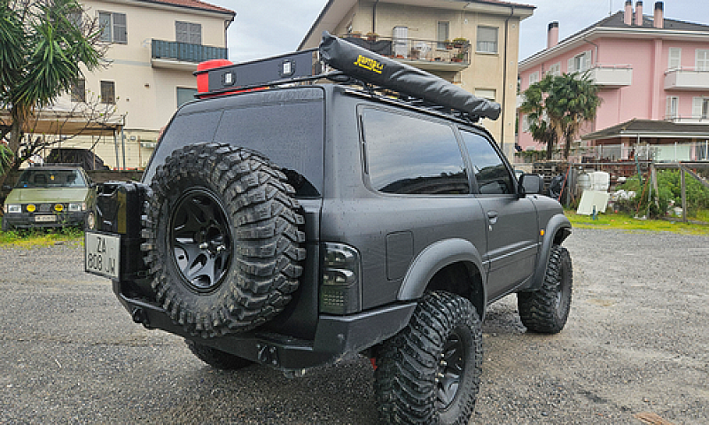 Nissan Patrol Gr Y61...