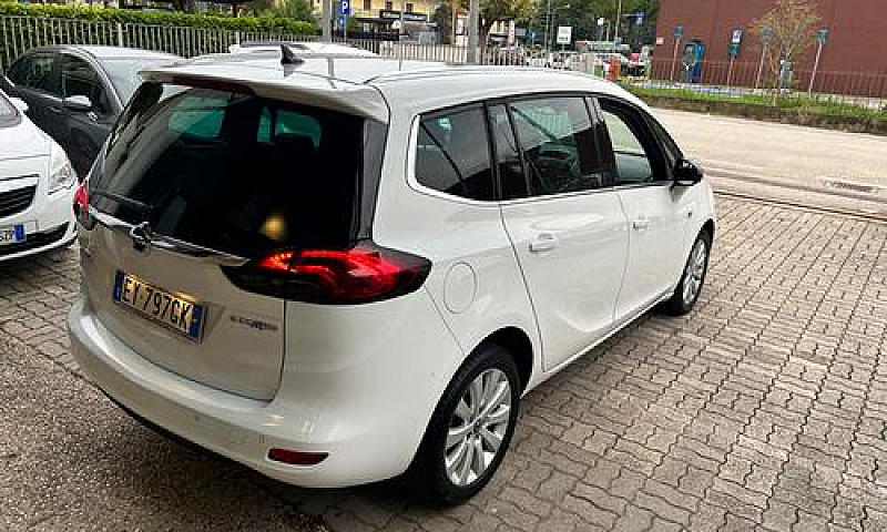Opel Zafira Tourer 1...