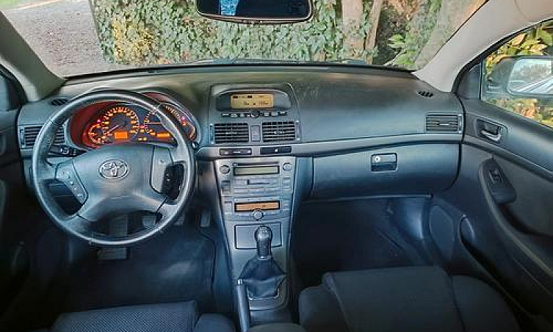 Toyota Avenssis ...