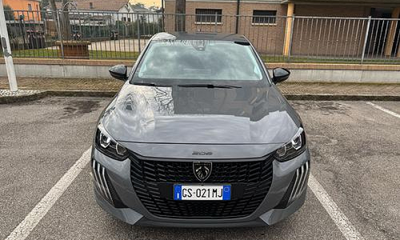 Peugeot 208 Pari Al ...
