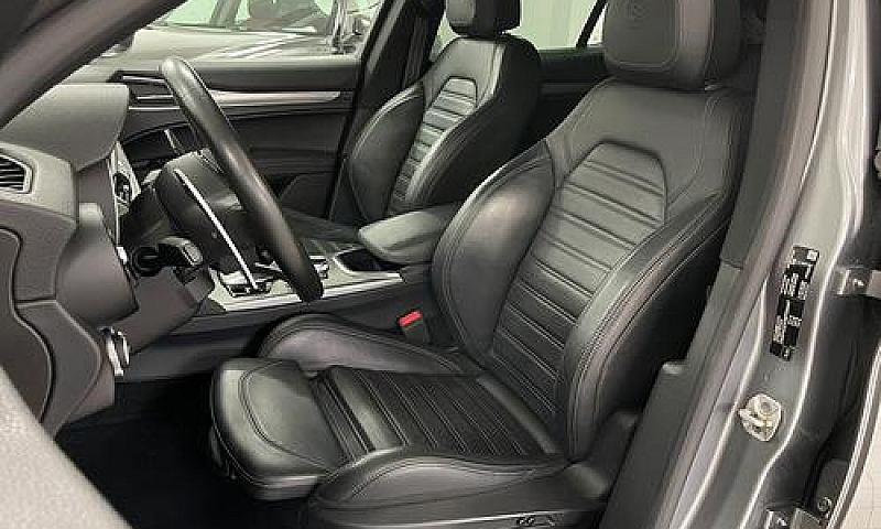 Alfa Romeo Stelvio 2...