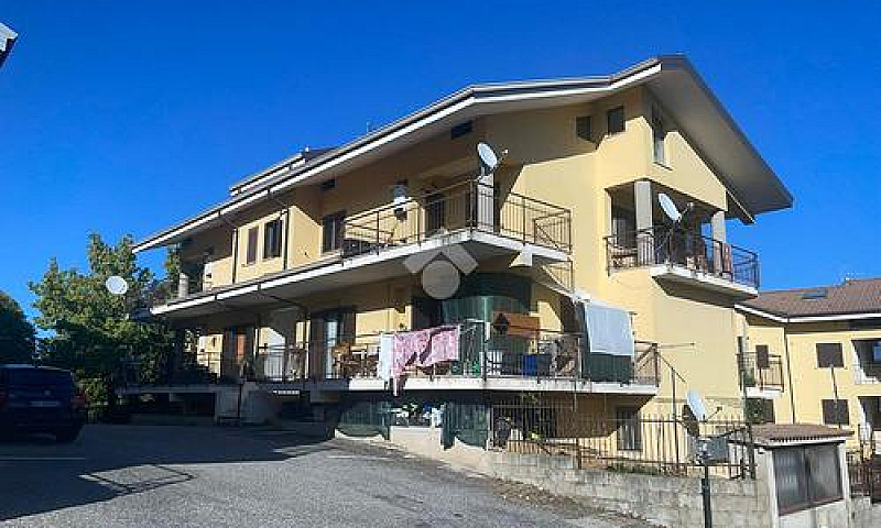 2 Locali A Rende...
