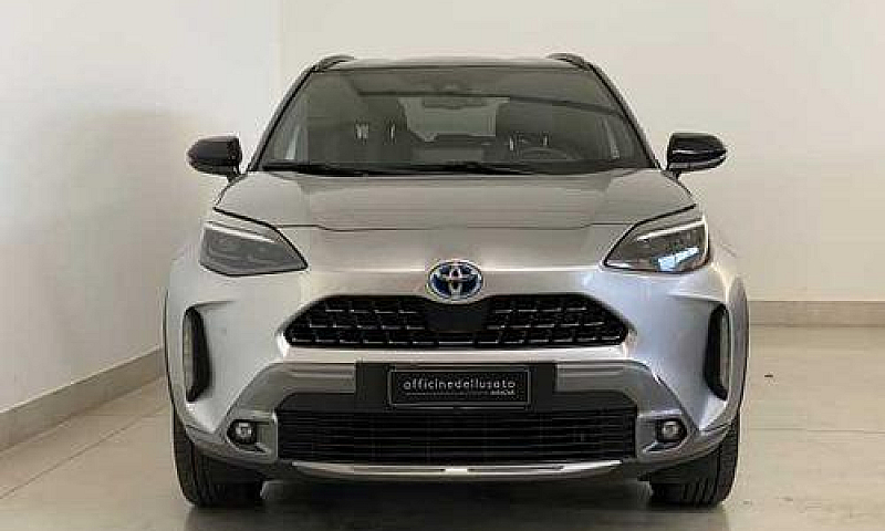 Toyota Yaris Cross 1...