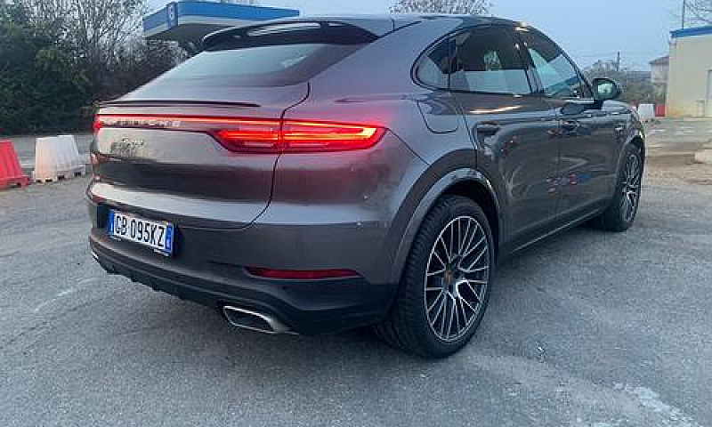 Porsche Cayenne Coup...