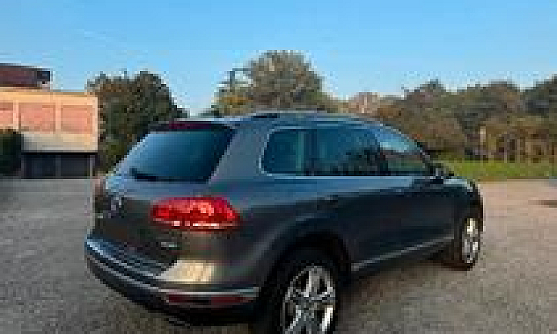 Volkswagen Touareg -...