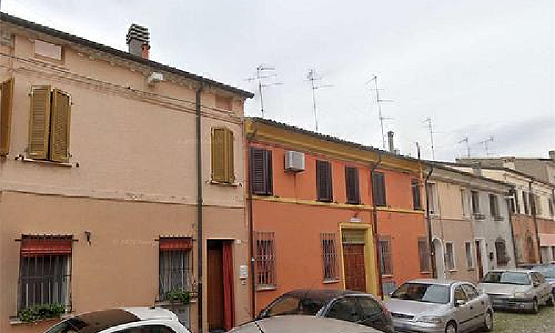 Appartamento A Comac...