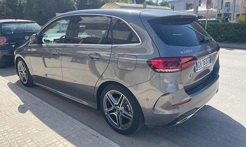 Mercedes-Benz B 200 ...