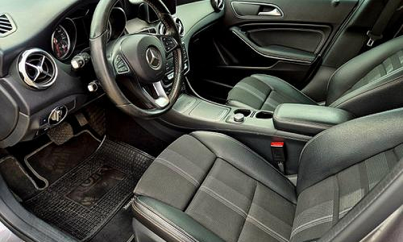 Mercedes-Benz Gla 20...