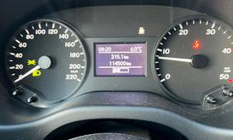 Mercedes Vito...
